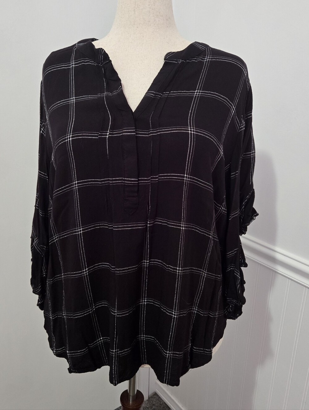 Vince Camuto Black Windowpane Plaid Tunic Top